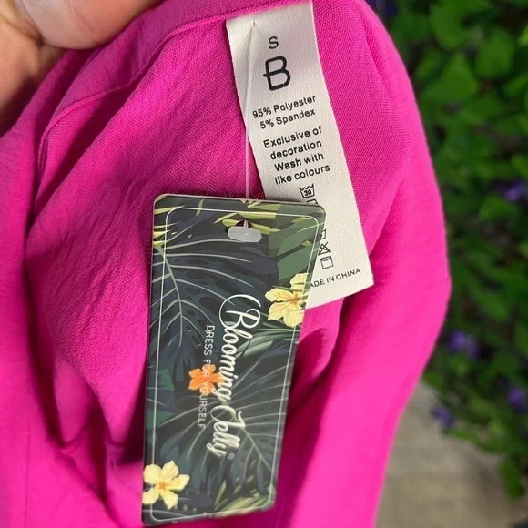 NWT Blooming Jelly Small Barbie Pink Button Up Sleeve Oversized 3/4 Sleeve Shirt - Picture 9 of 9